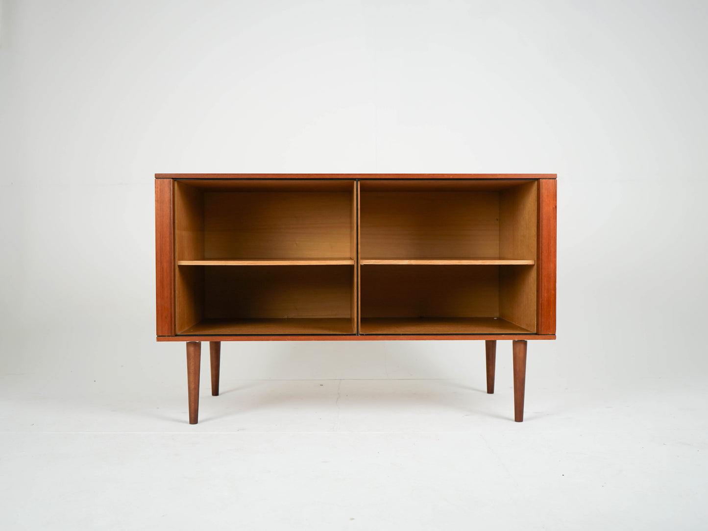 Vintage Sideboard Teakholz mit Jalousietüren, Mid-Century