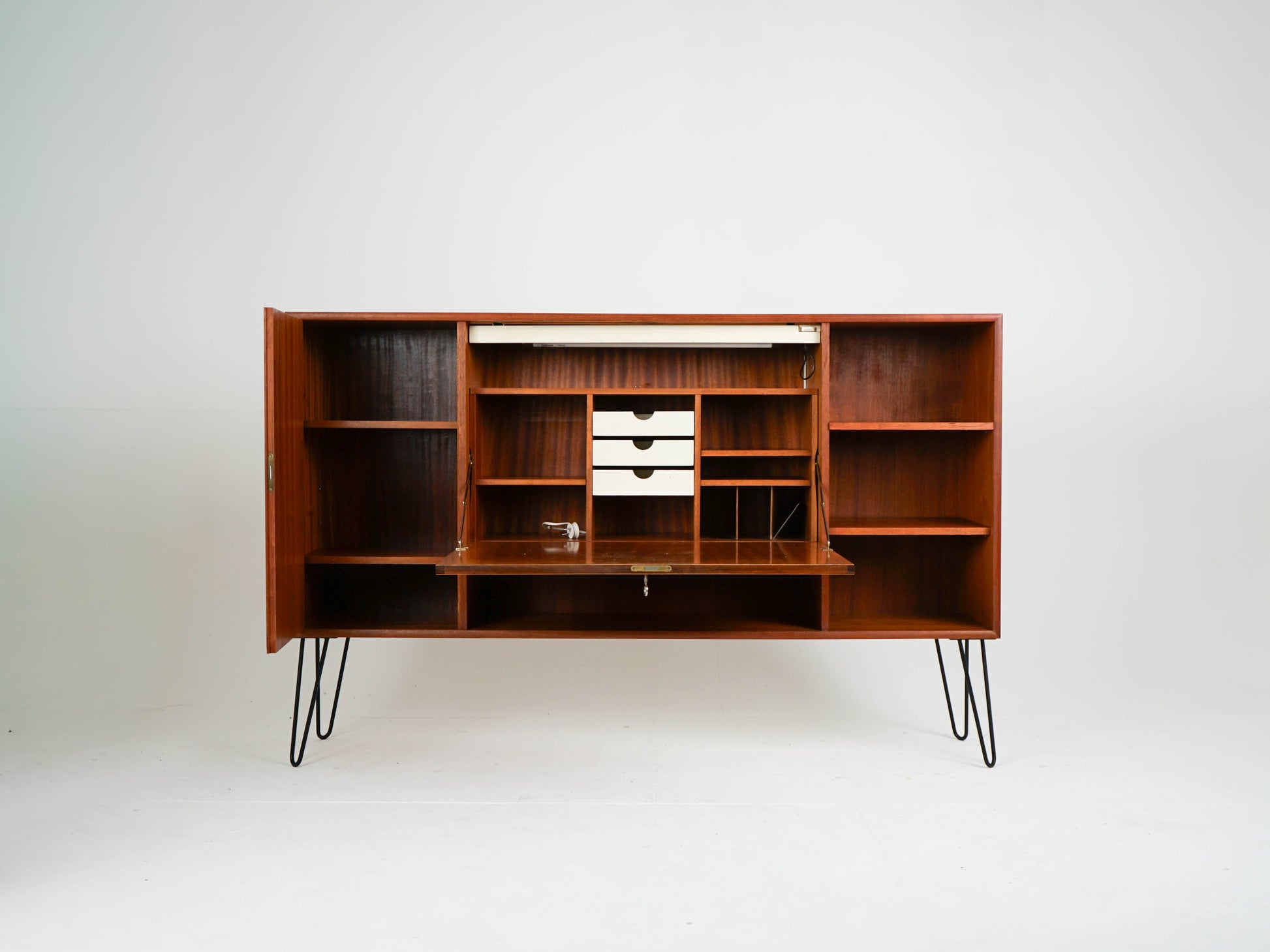 Vintage Teak Highboard mit Bar, Mid-Century