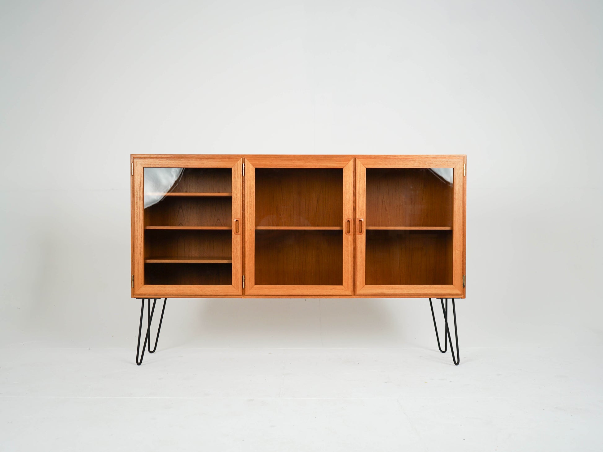 Vintage Teak Vitrine Mid-Century Modern, Dänemark