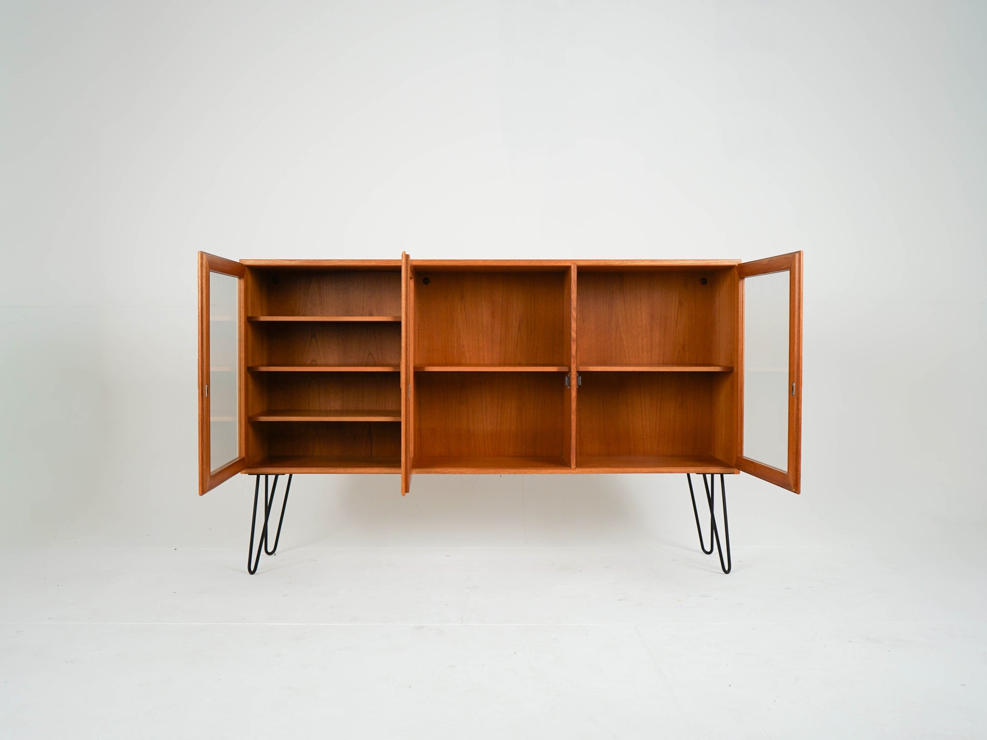 Vintage Teak Vitrine Mid-Century Modern, Dänemark
