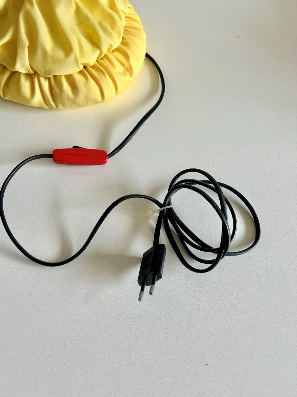 Lampe de table vintage Cloche da tavola de Sirrah blanche, jaune