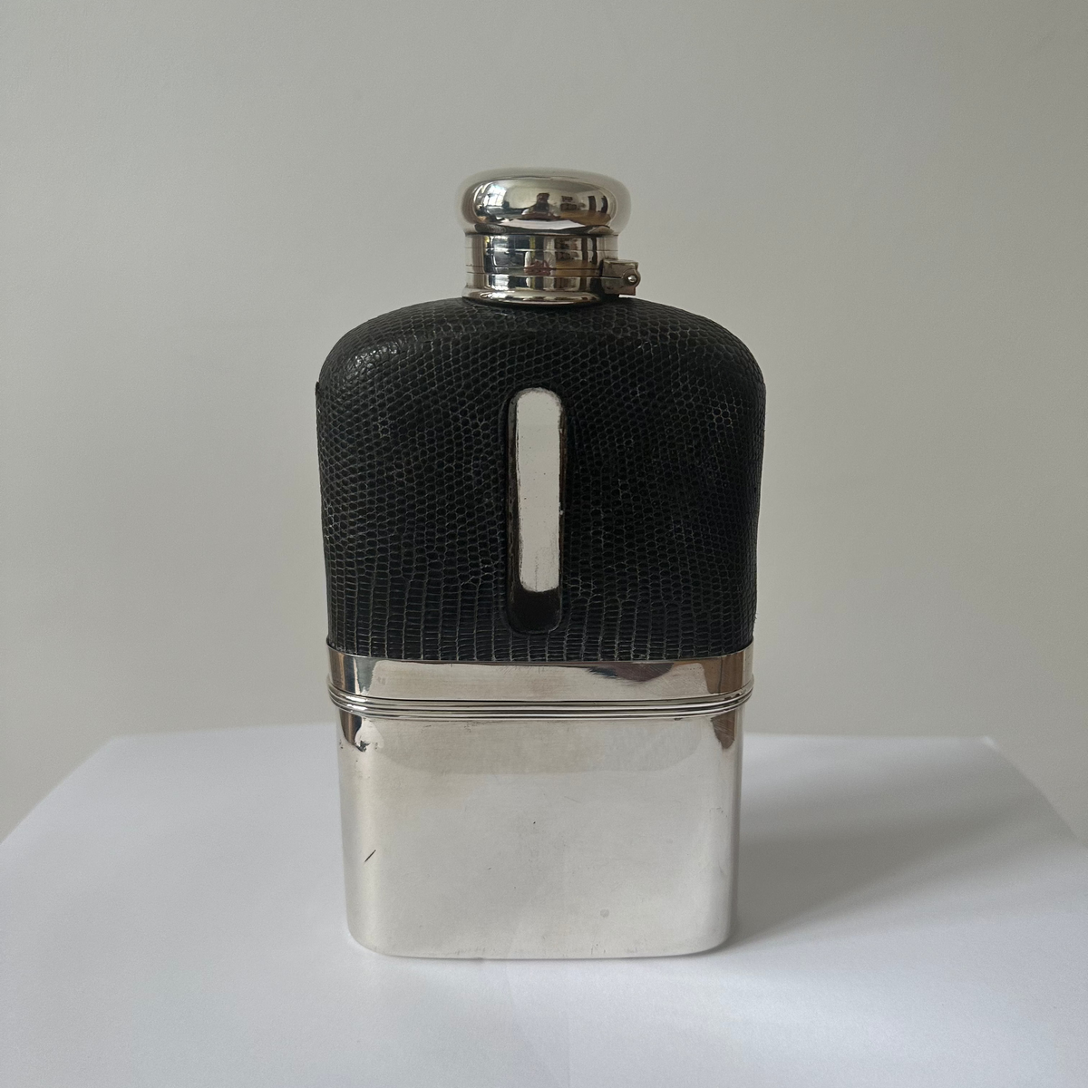 Flasque vintage en argent sterling par Tiffany & Co. New York 19e siècle