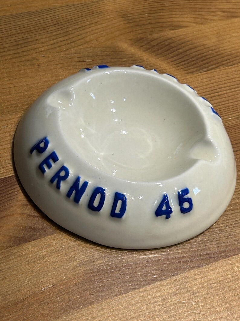 Vintage Aschenbecher "Pastis 51 – Pernod 45" Porzellan Moulin des Loups