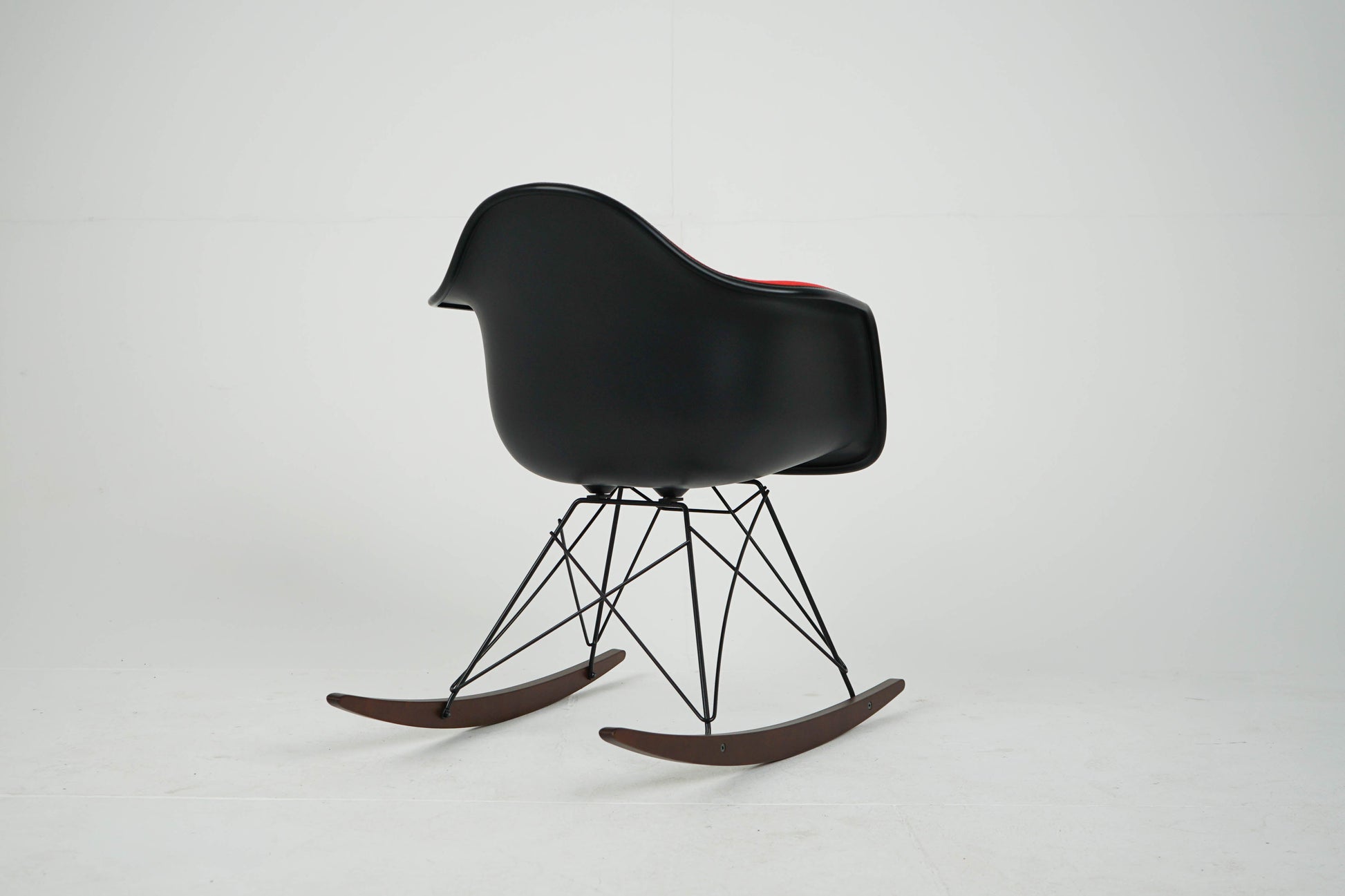 Vintage Schaukelstuhl "RAR" von Eames in Rot