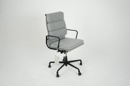 Vintage Schreibtischstuhl "EA 219" Softpad grau von Vitra