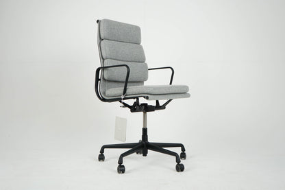Vintage Schreibtischstuhl "EA 219" Softpad grau von Vitra