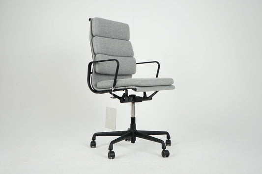 Vintage Schreibtischstuhl "EA 219" Softpad grau von Vitra