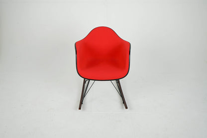 Vintage Schaukelstuhl "RAR" von Eames in Rot