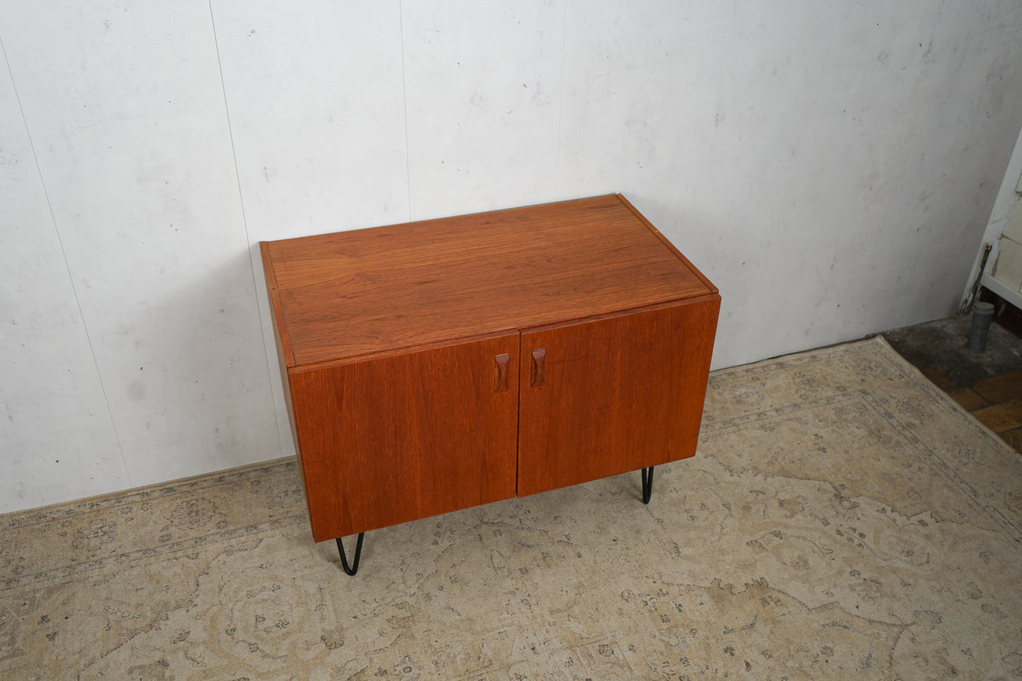 Buffet vintage en teck marron danois années 60 Mid Century