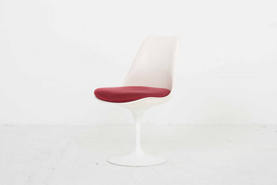 Tulip Chair by Eero Saarinen for Knoll International