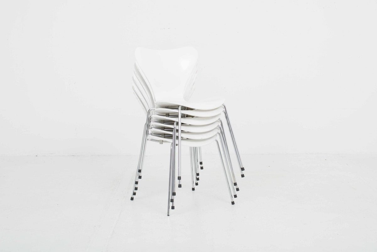 Chaise d'Arne Jacobsen pour Fritz Hansen, blanche, prix à la pièce