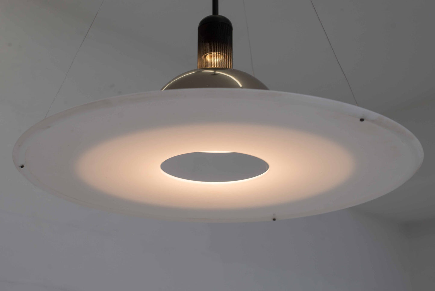 Lampe Flos Frisbi par Achille Castiglioni