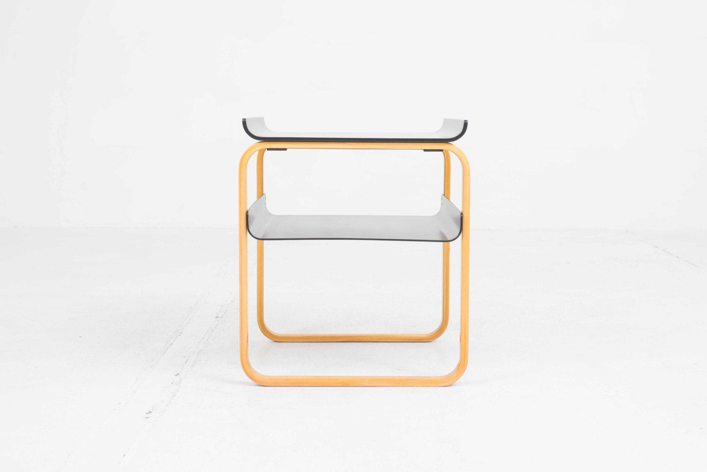 Vintage Beistelltisch Artek 915 von Alvar Aalto schwarz Holz