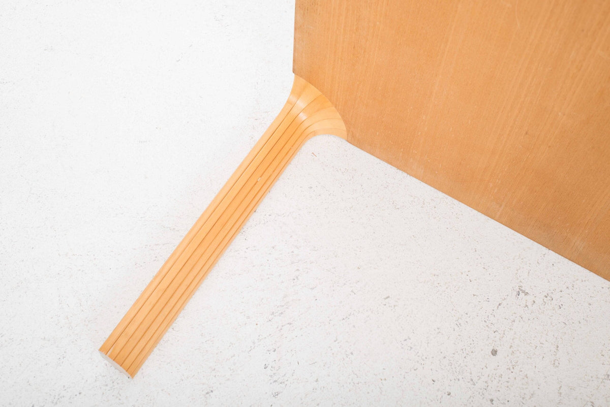 Coffee table Artek X800 by Alvar Aalto