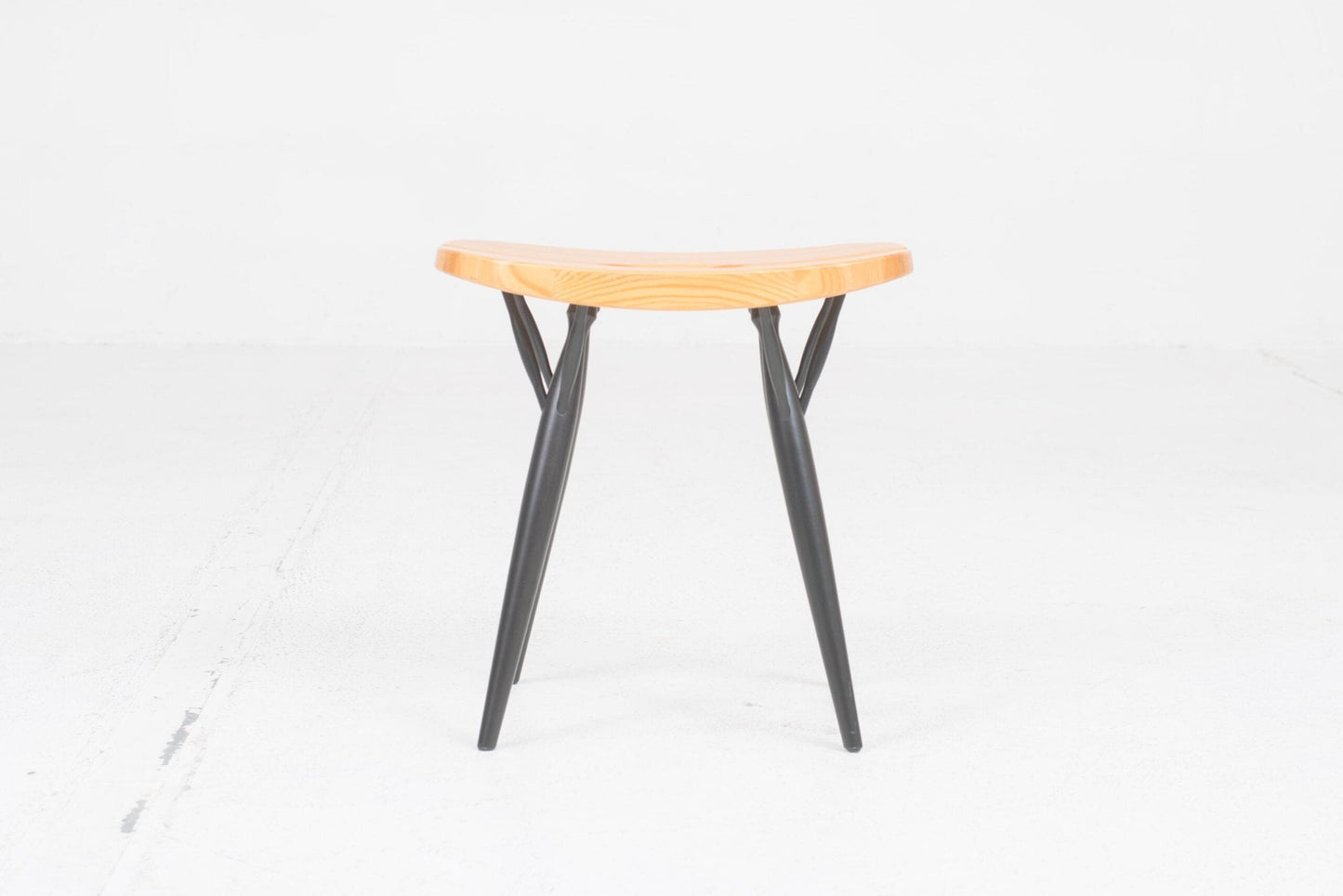 Tabouret Pirkka par Ilmari Tapiovaara pour Artek