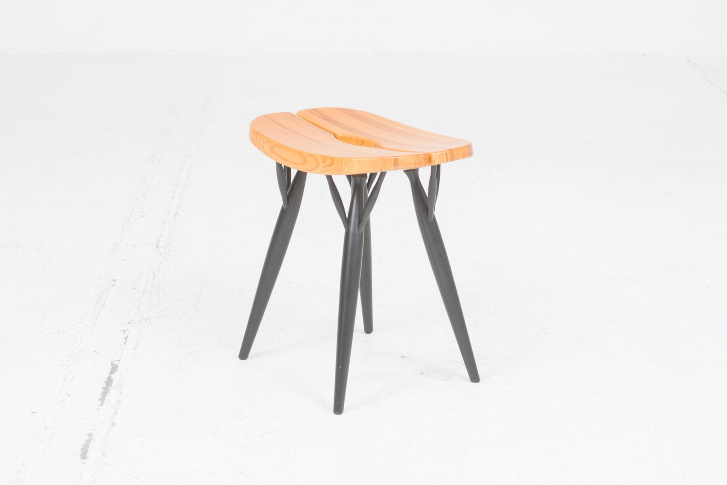 Tabouret Pirkka par Ilmari Tapiovaara pour Artek