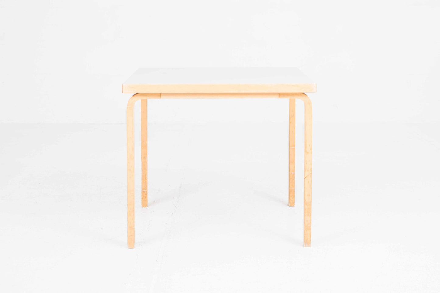 Vintage Tisch 90B von Alvar Aalto für Artek 80x80cm hellgrau HPL