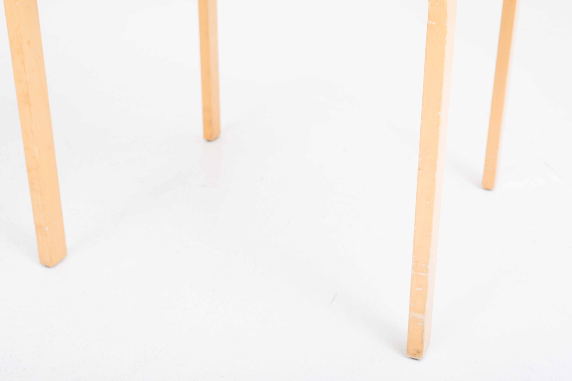 Vintage Tisch 90B von Alvar Aalto für Artek 80x80cm hellgrau HPL