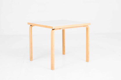 Vintage Tisch 90B von Alvar Aalto für Artek 80x80cm hellgrau HPL