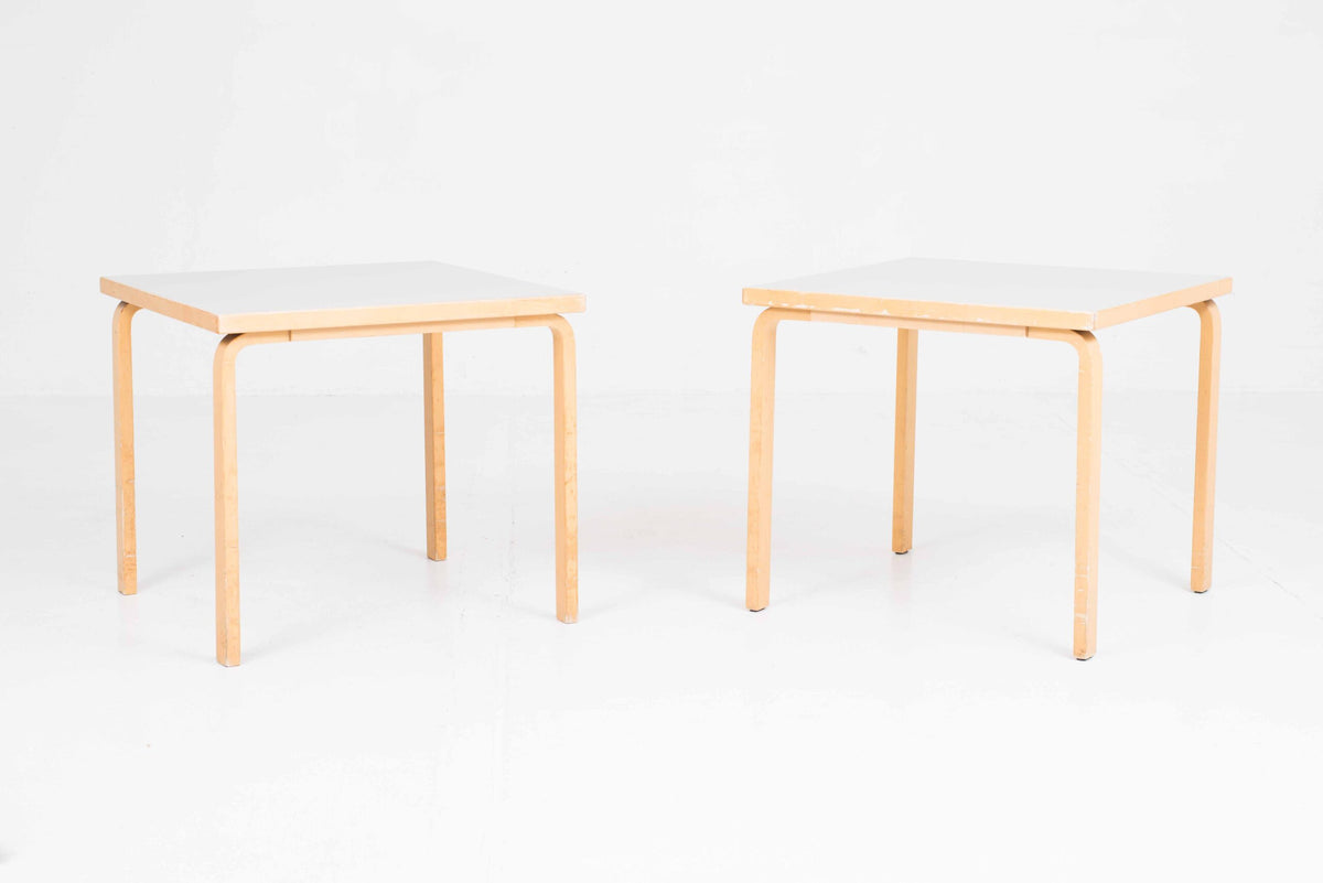 Vintage Tisch 90B von Alvar Aalto für Artek 80x80cm hellgrau HPL