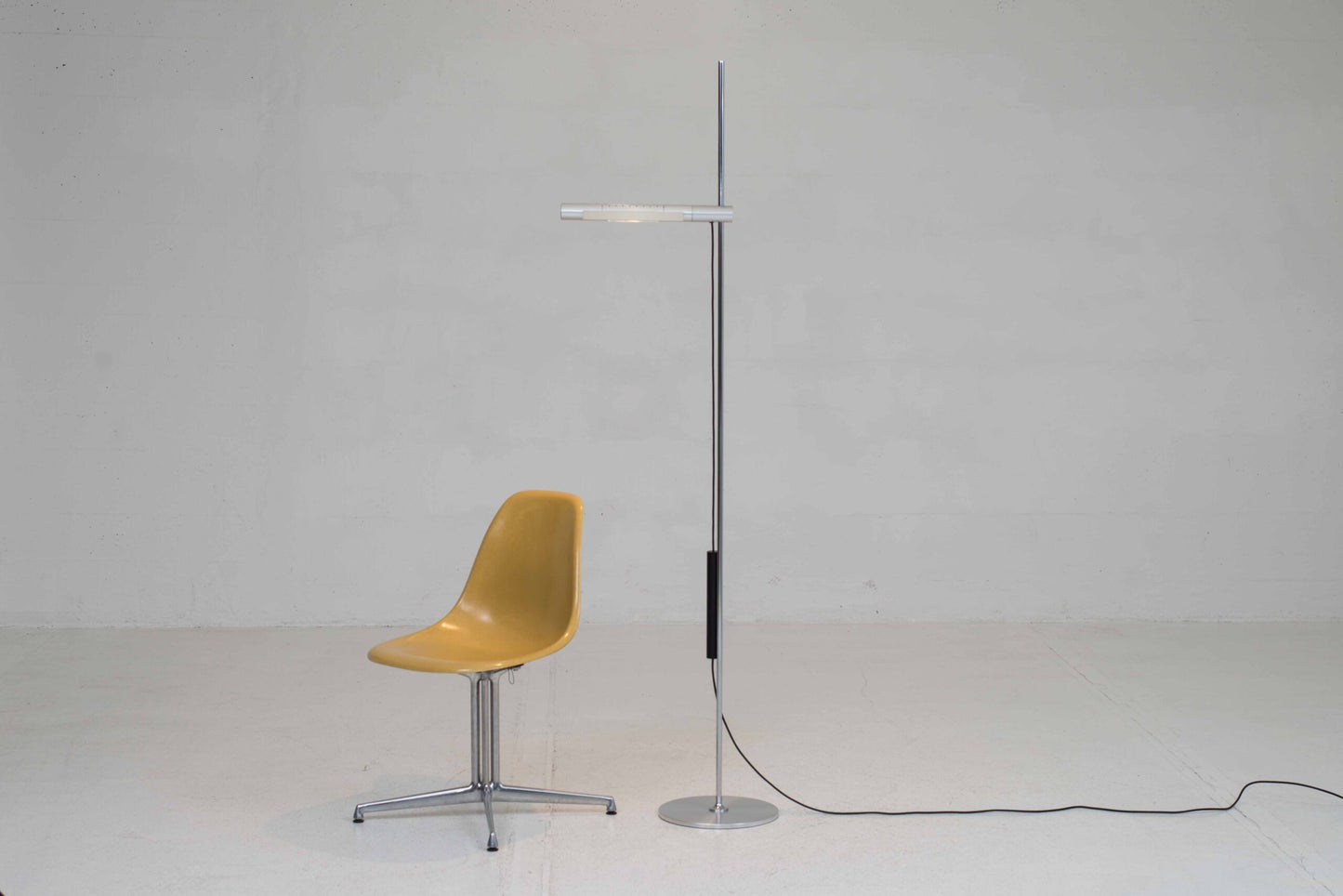 Vintage Stehleuchte Halo U S LED von Rosemarie und Rico Baltensweiler