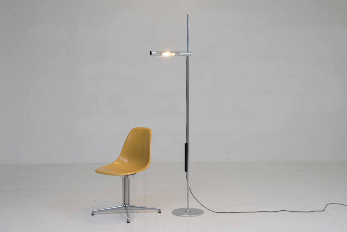 Vintage Stehleuchte Halo U S LED von Rosemarie und Rico Baltensweiler