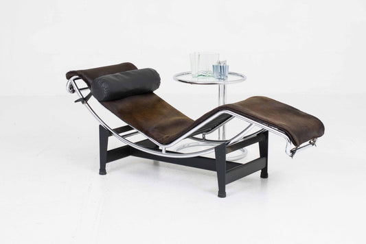 Vintage Chaise Longue LC4 von Le Corbusier für Cassina, braunes Fell