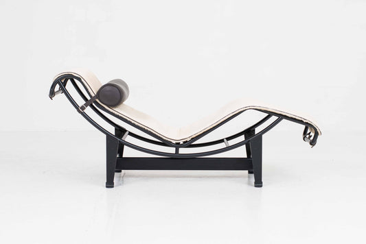Vintage Chaise Longue LC4 von Le Corbusier für Cassina, blondes Fell