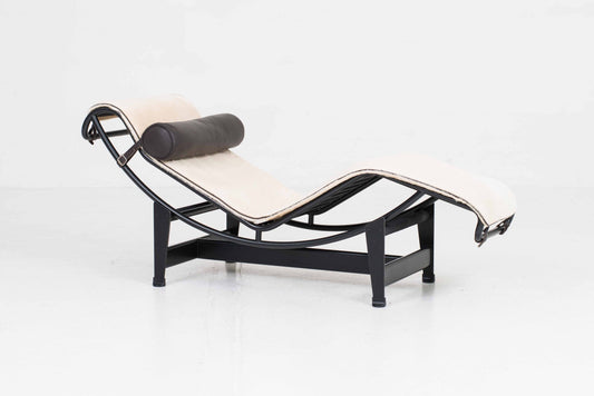 Vintage Chaise Longue LC4 von Le Corbusier für Cassina, blondes Fell