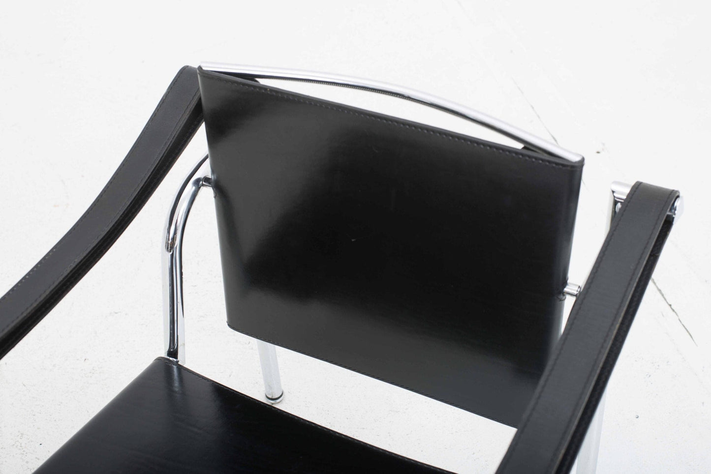 Fauteuil lounge vintage LC1 de Le Corbusier pour Cassina en cuir noir