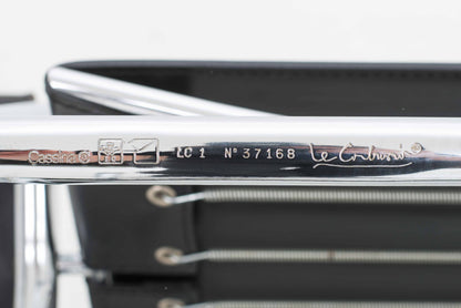 Fauteuil lounge vintage LC1 de Le Corbusier pour Cassina en cuir noir