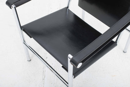 Fauteuil lounge vintage LC1 de Le Corbusier pour Cassina en cuir noir
