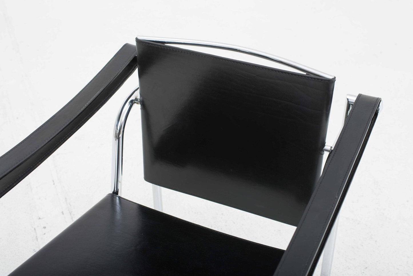 Fauteuil lounge vintage LC1 de Le Corbusier pour Cassina en cuir noir