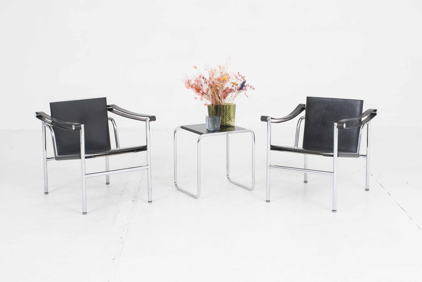 Fauteuil lounge vintage LC1 de Le Corbusier pour Cassina en cuir noir