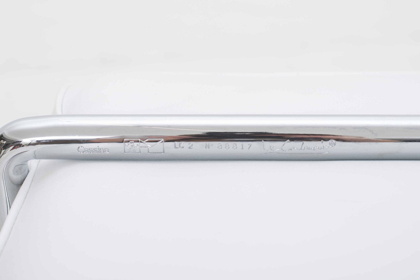 Fauteuil vintage LC2 de Le Corbusier pour Cassina en cuir blanc