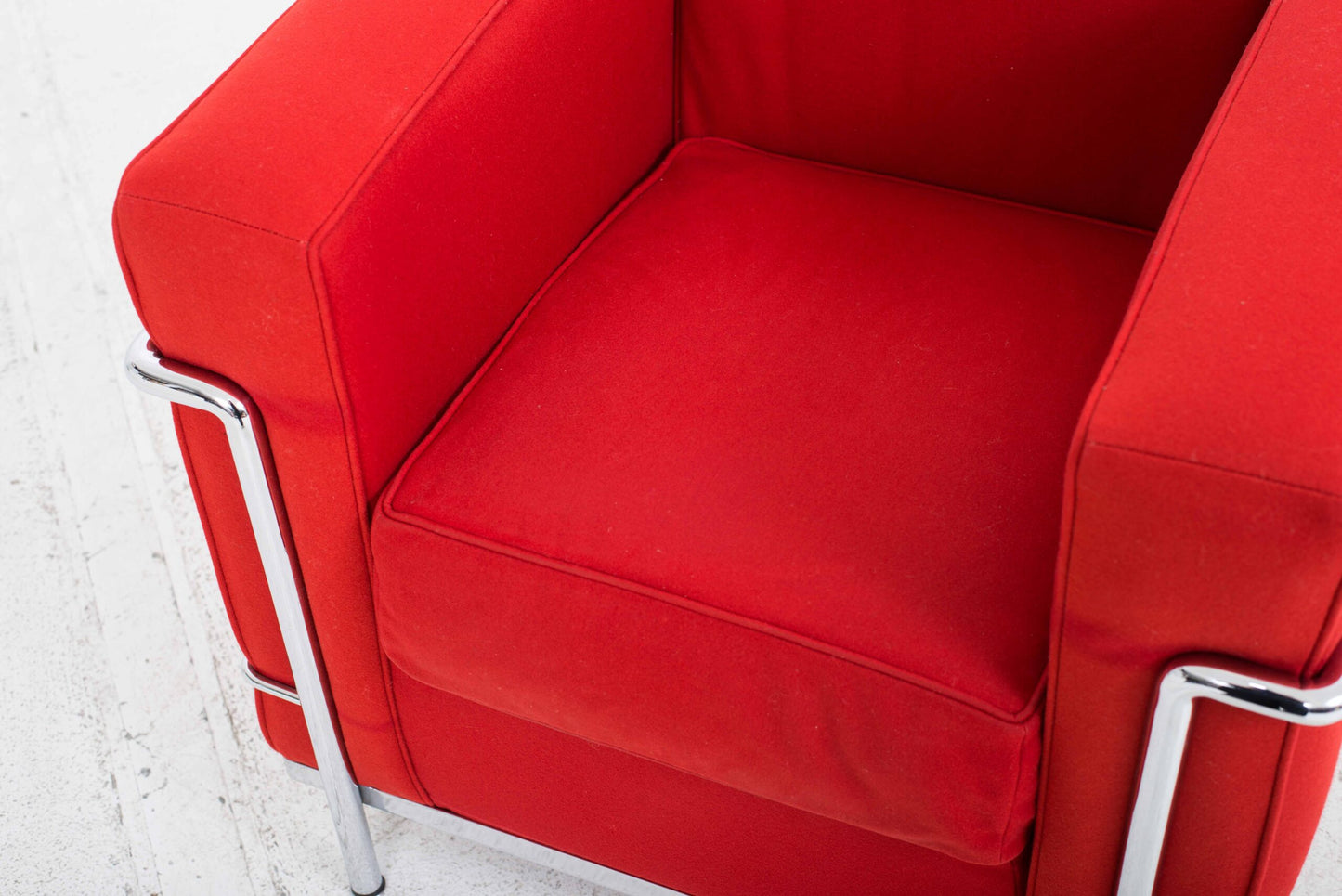 Fauteuil vintage LC2 de Le Corbusier pour Cassina en rouge