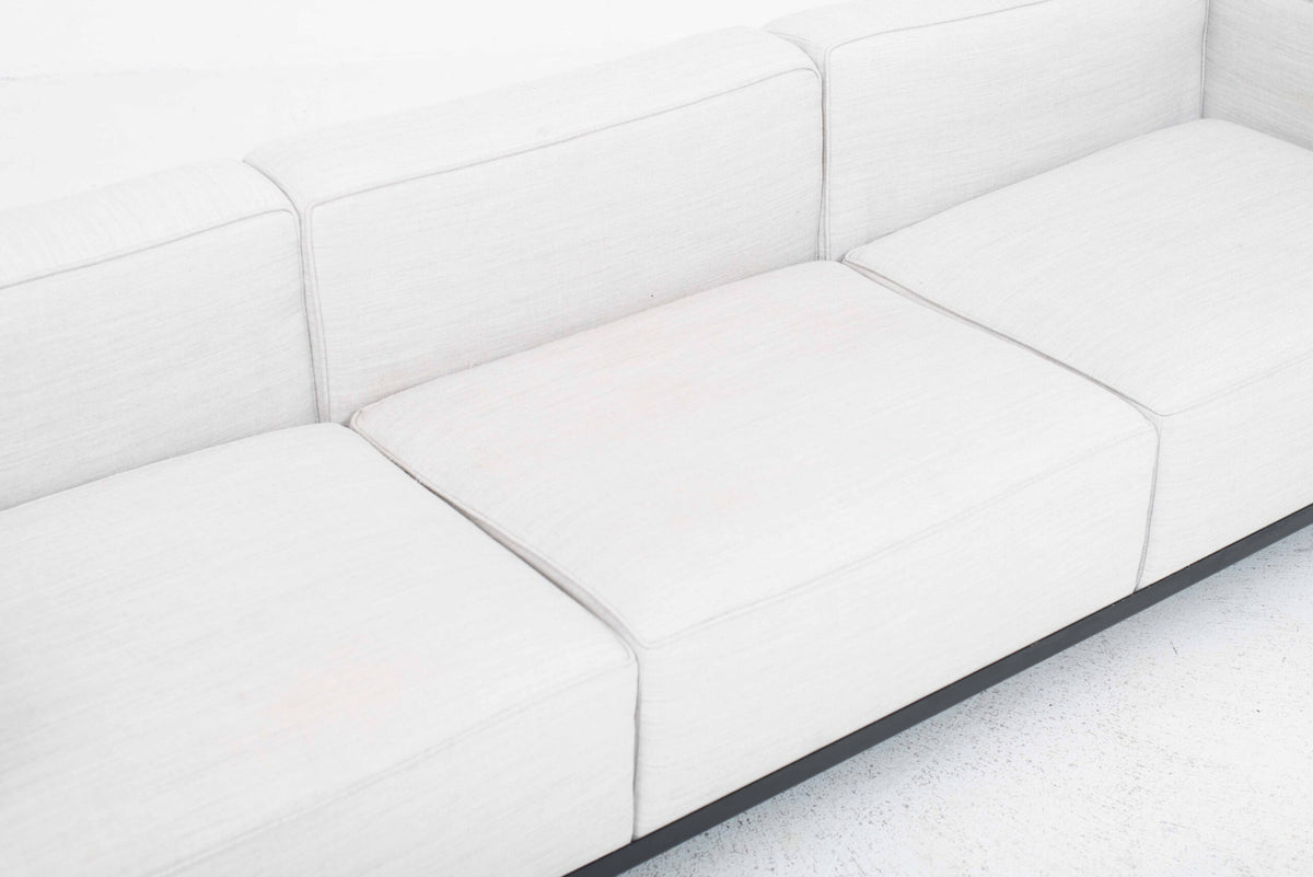 Cassina LC3 Sofa von Le Corbusier in grauem Stoff