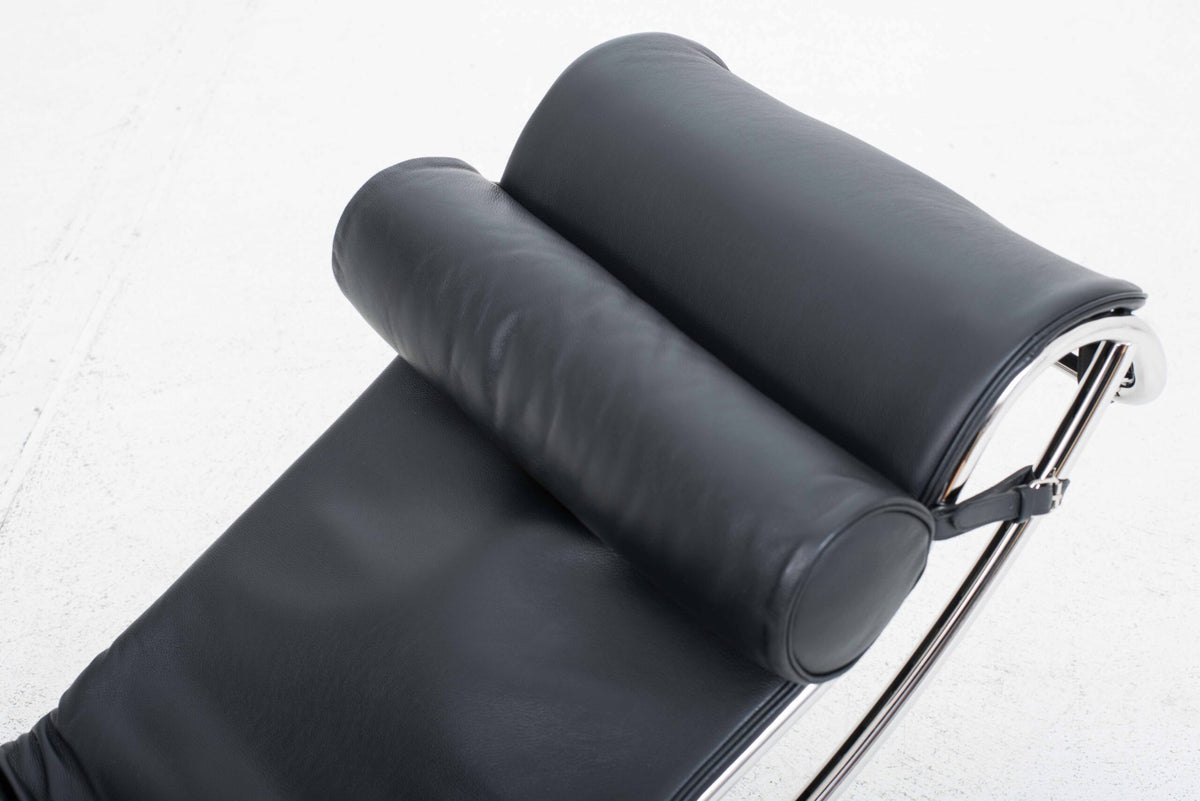 Cassina LC4 Chaise Longue von Le Corbusier in schwarzem Leder