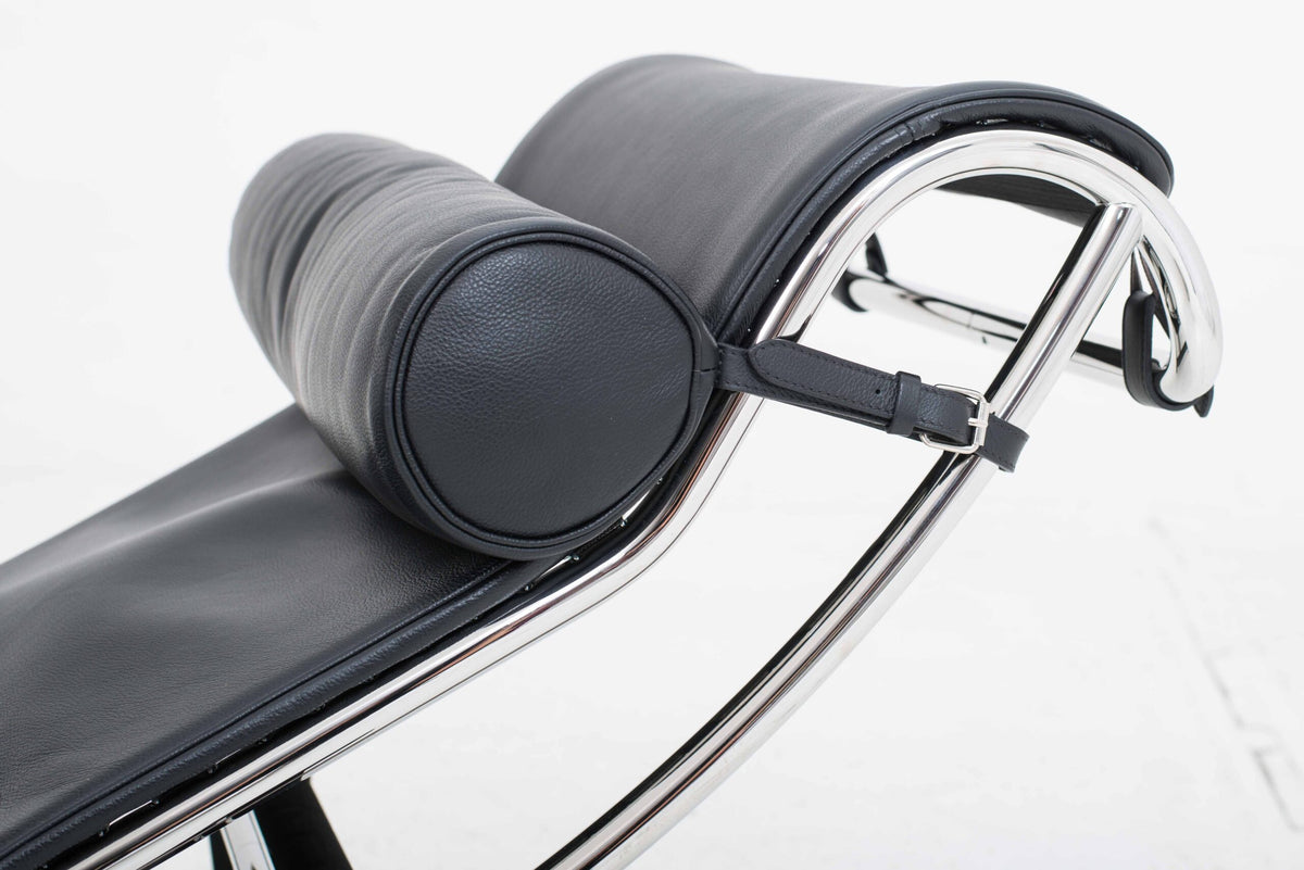 Cassina LC4 Chaise Longue von Le Corbusier in schwarzem Leder