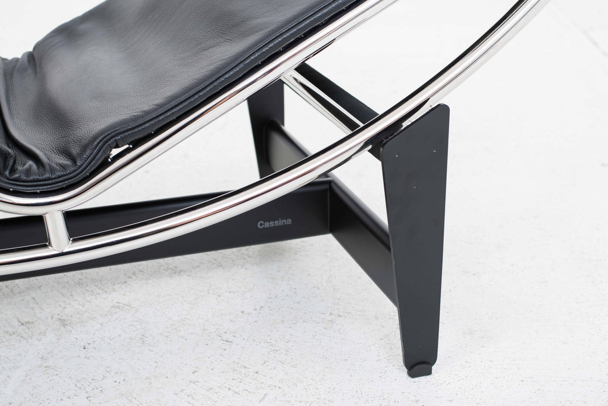 Cassina LC4 Chaise Longue von Le Corbusier in schwarzem Leder