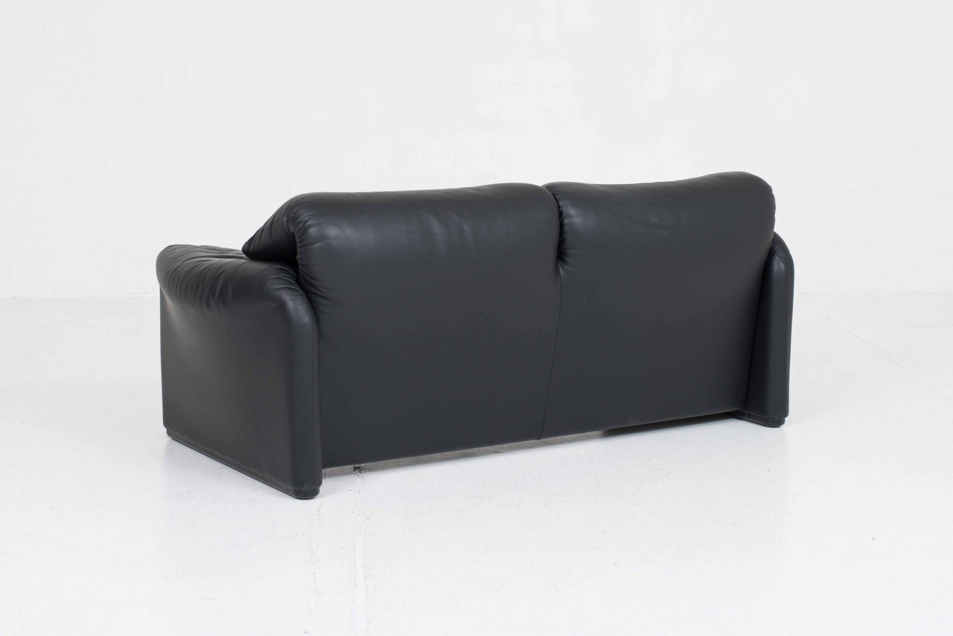 Vintage Sofa "Maralunga" von Vico Magistretti für Cassina, schwarzes Leder