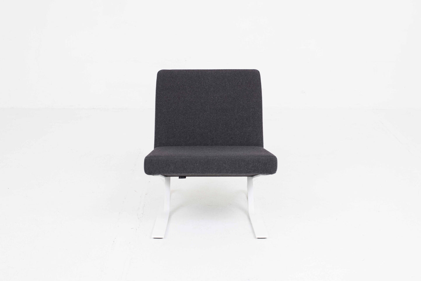 Vintage Sessel Satyr von For Use für ClassiCon dunkelgrau weiß