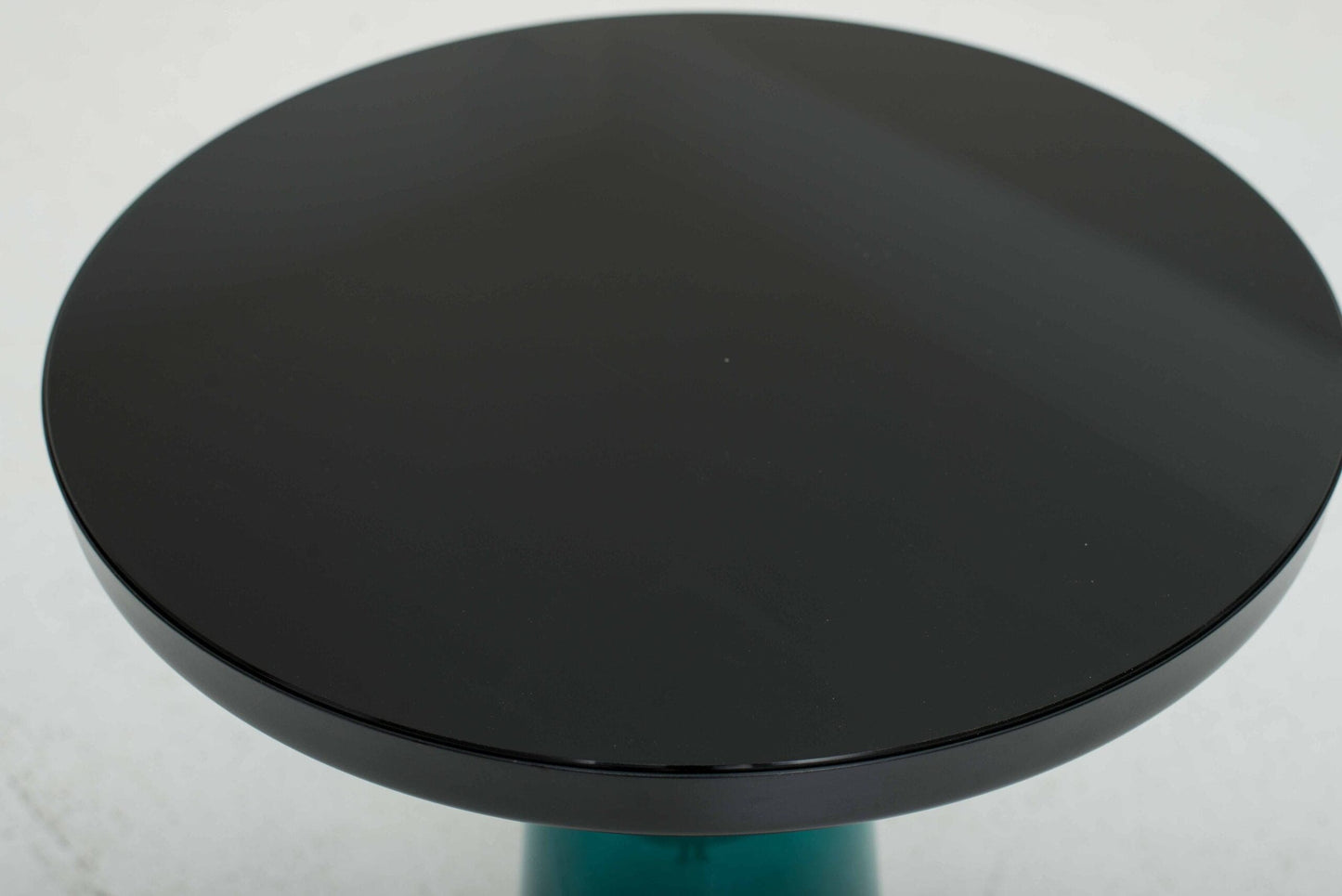 Vintage Beistelltisch Bell Table von ClassiCon montana-blau schwarz