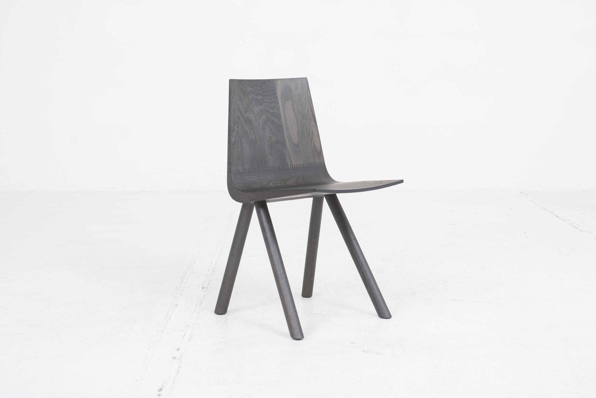 Chaise Cresta de Jörg Boner pour Dadadum en bois gris ardoise