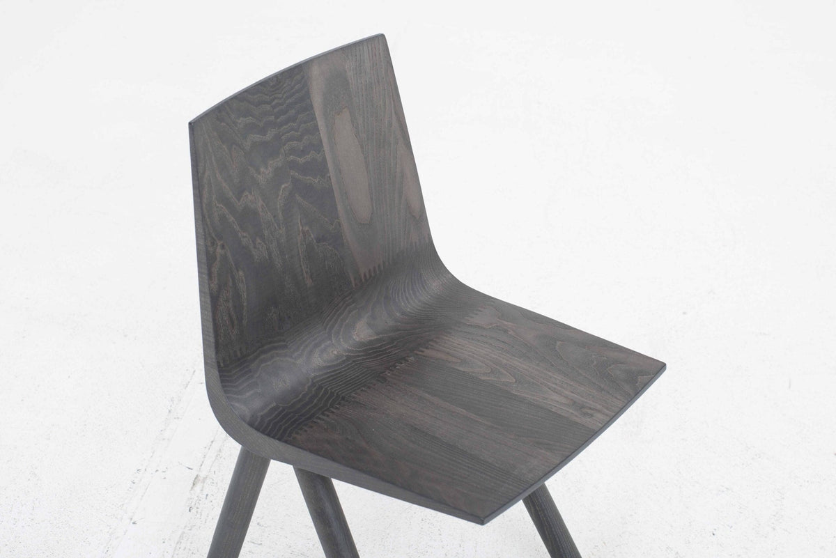 Chaise Cresta de Jörg Boner pour Dadadum en bois gris ardoise