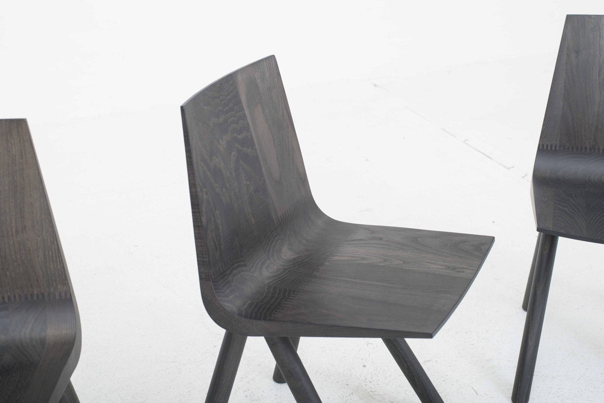 Chaise Cresta de Jörg Boner pour Dadadum en bois gris ardoise
