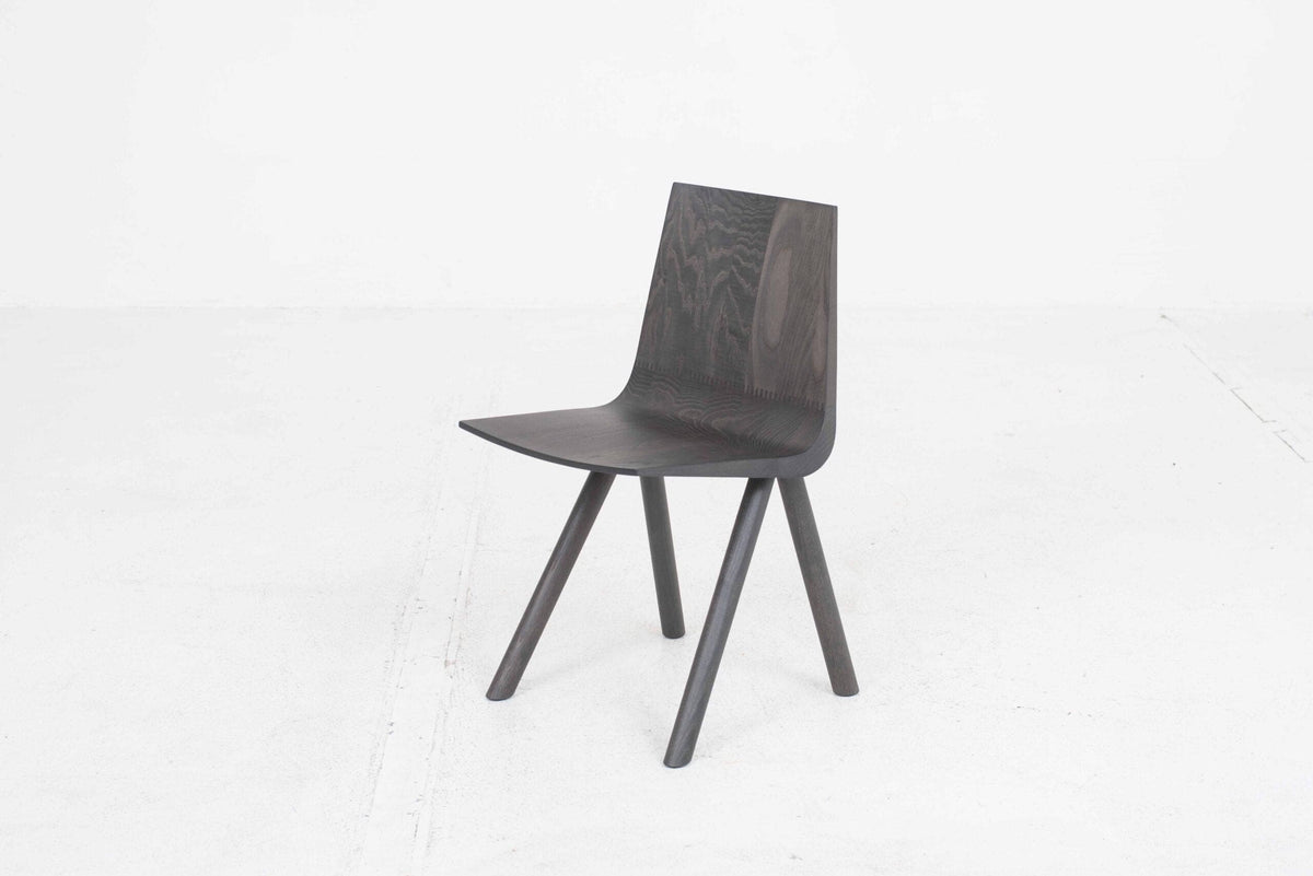 Chaise Cresta de Jörg Boner pour Dadadum en bois gris ardoise