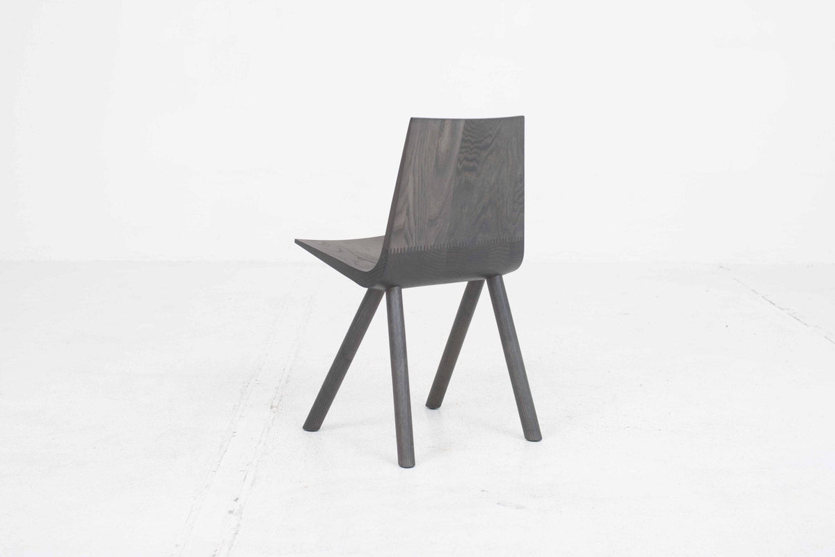 Chaise Cresta de Jörg Boner pour Dadadum en bois gris ardoise