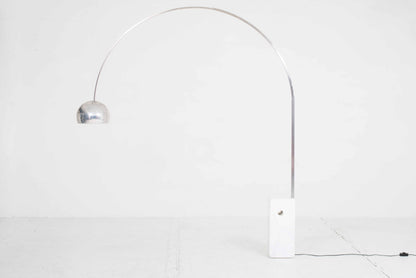 Lampe à arc Flos Arco par Achille et Pier Giacomo Castiglioni