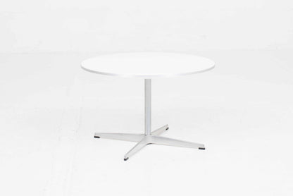 Vintage Couchtisch A222 von Arne Jacobsen für Fritz Hansen Weiß HPL